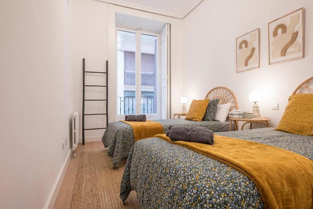 Apartamento De Lujo En Gran Via Apartment Madrid Exterior photo
